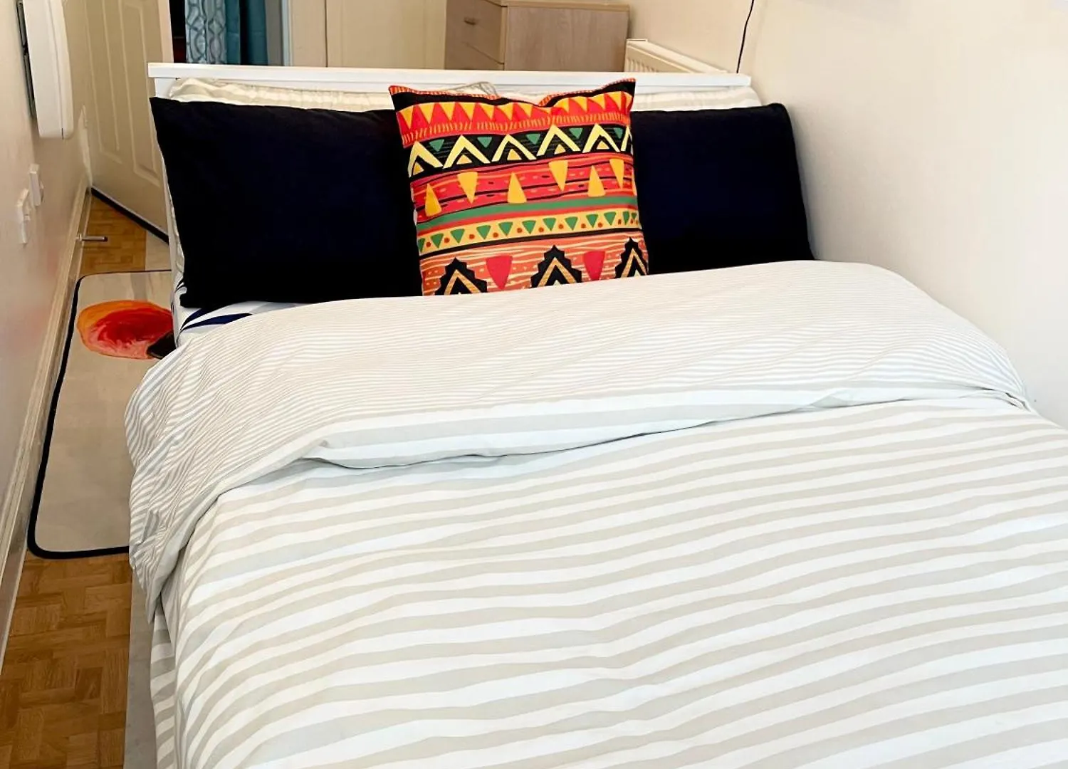 Crescent Apartment - Two Bedroom Goodmayes 0*,  United Kingdom