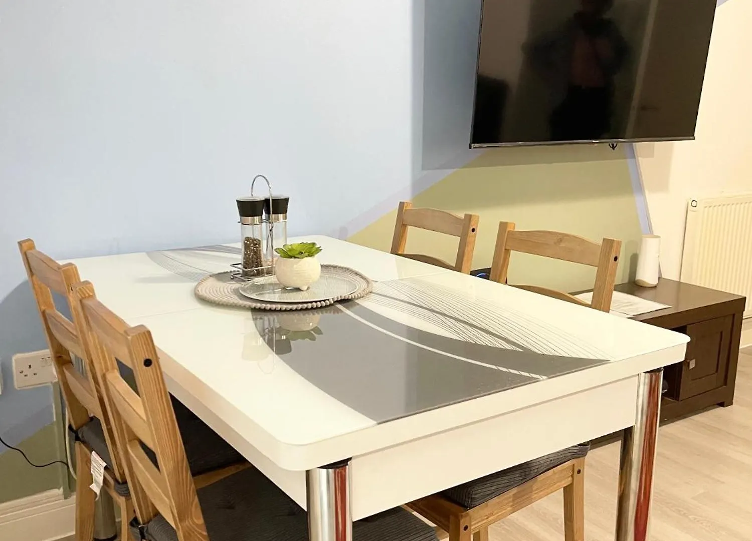Crescent Apartment - Two Bedroom Goodmayes